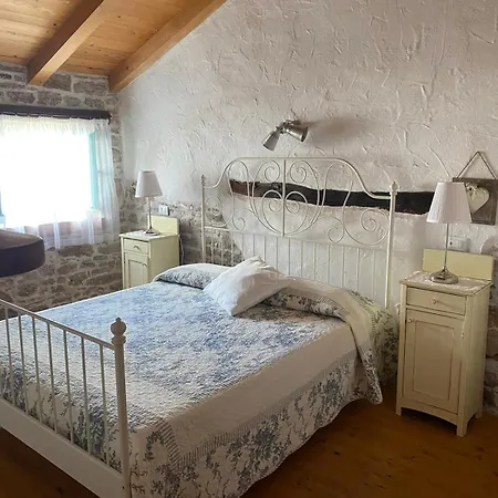 Holiday home Domos Selene Casa Delle Farfalle Tinjan